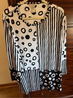 Multiples Black & White Mixed Print Long Sleeve Top